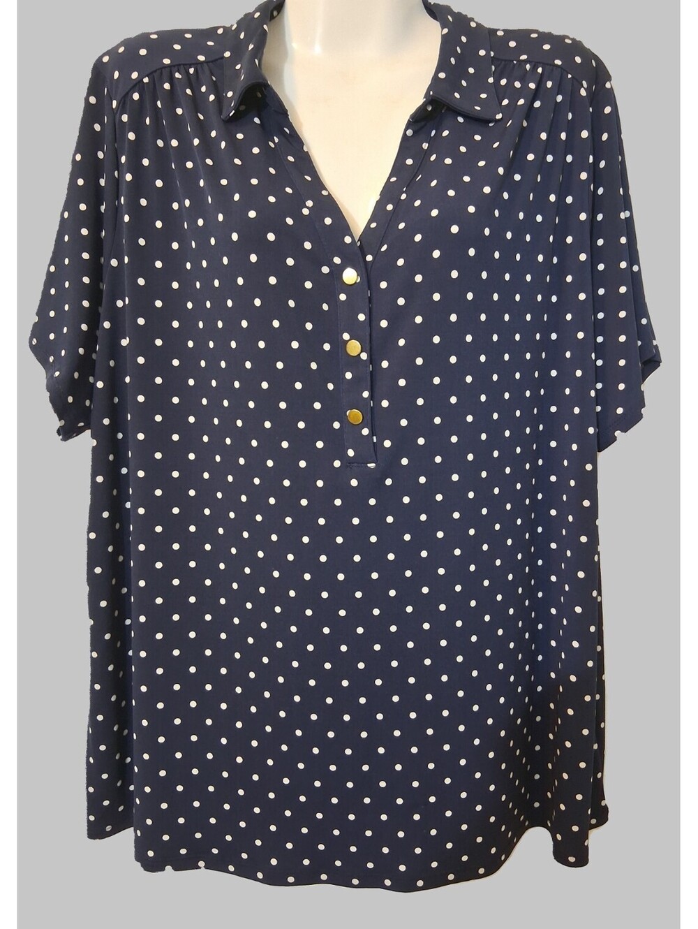 Croft & Barrow Women's 1X Navy Blue White Polka Dot Collared Gold Button Top